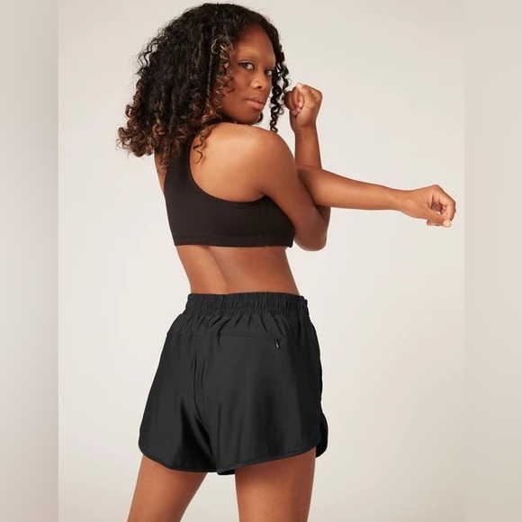 Modibodi Recycled Running Short (Moderate-Heavy) - Picture 3 of 9